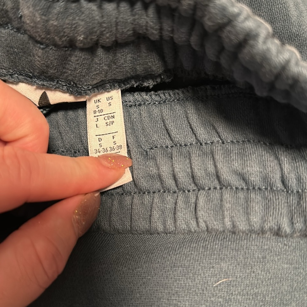 Women’s size small adidas originals high waisted joggers - Picture 2 of 2